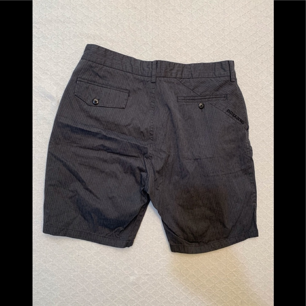Billabong Men Casual Outdoor Pinstripe Flat Front Shorts Black Size 36 - Picture 2 of 3